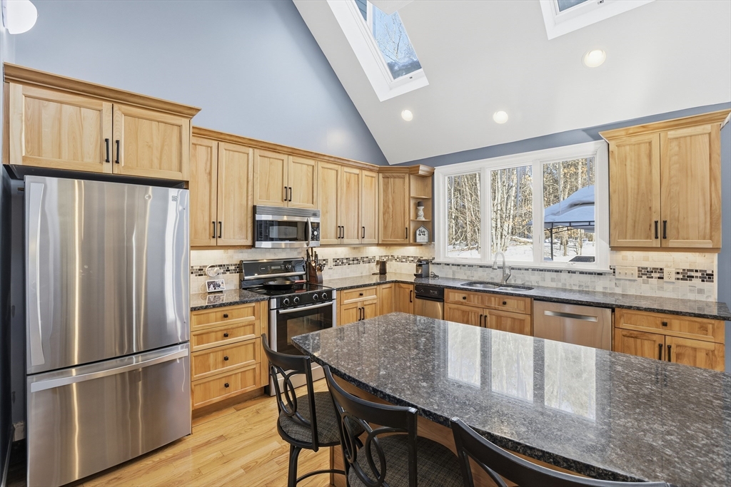 15 Gilson Road Groton, MA 01450 - Photo 4 of 38