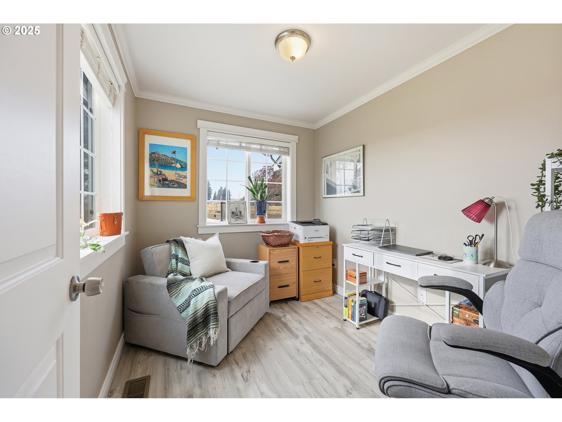 54472 Smock Road Tygh Valley, OR 97063 - Photo 21 of 48 a living room with furniture and a window