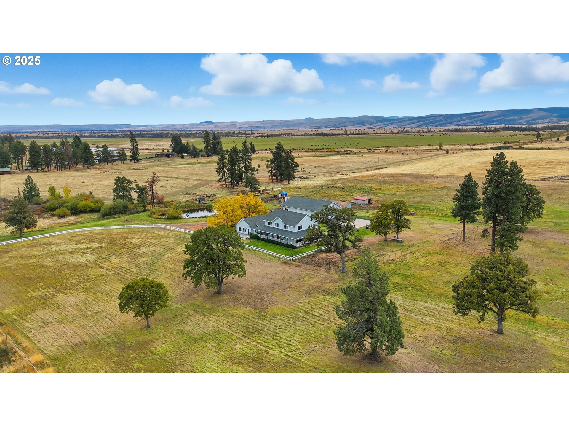 54472 Smock Road Tygh Valley, OR 97063 - Photo 5 of 48 a view of an ocean