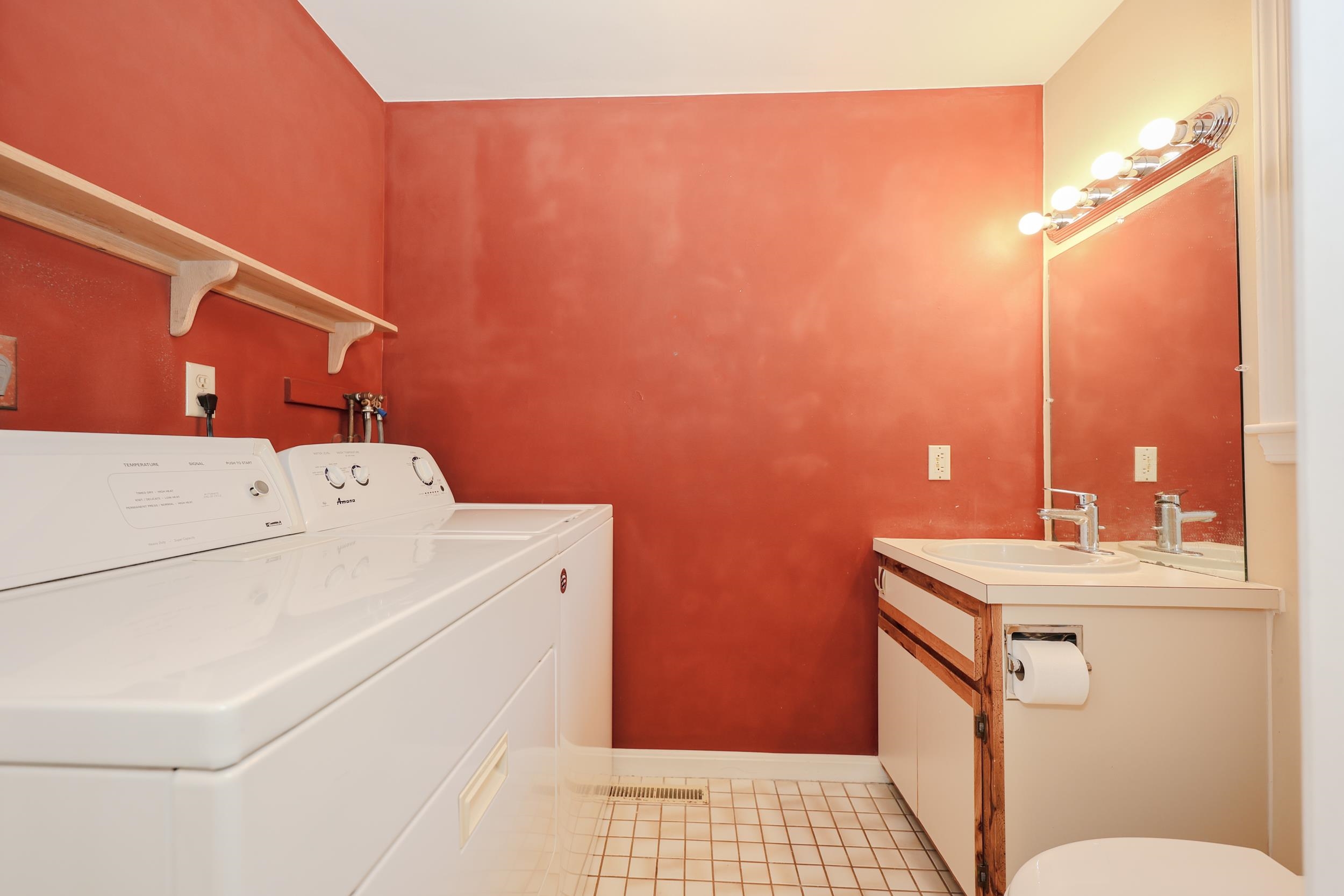 53 Winding Pond Road Londonderry, NH 03053 - Photo 21 of 58