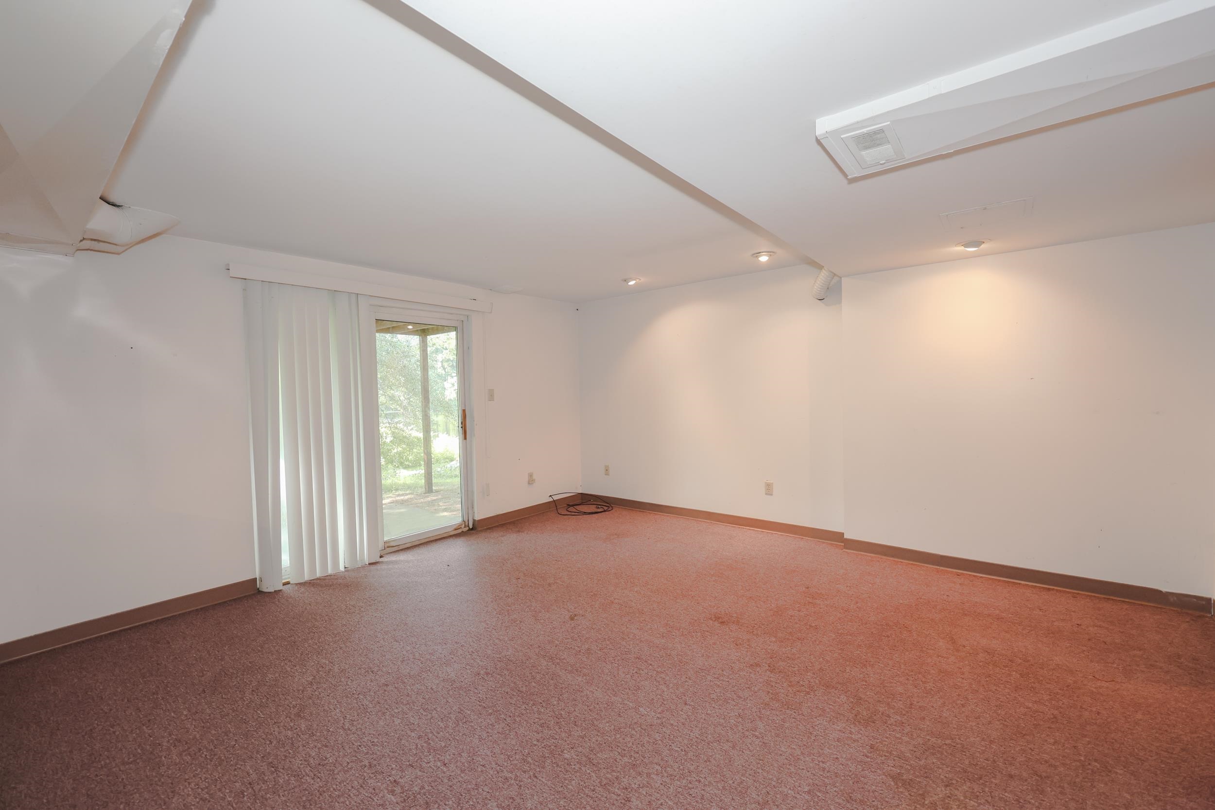 53 Winding Pond Road Londonderry, NH 03053 - Photo 35 of 58