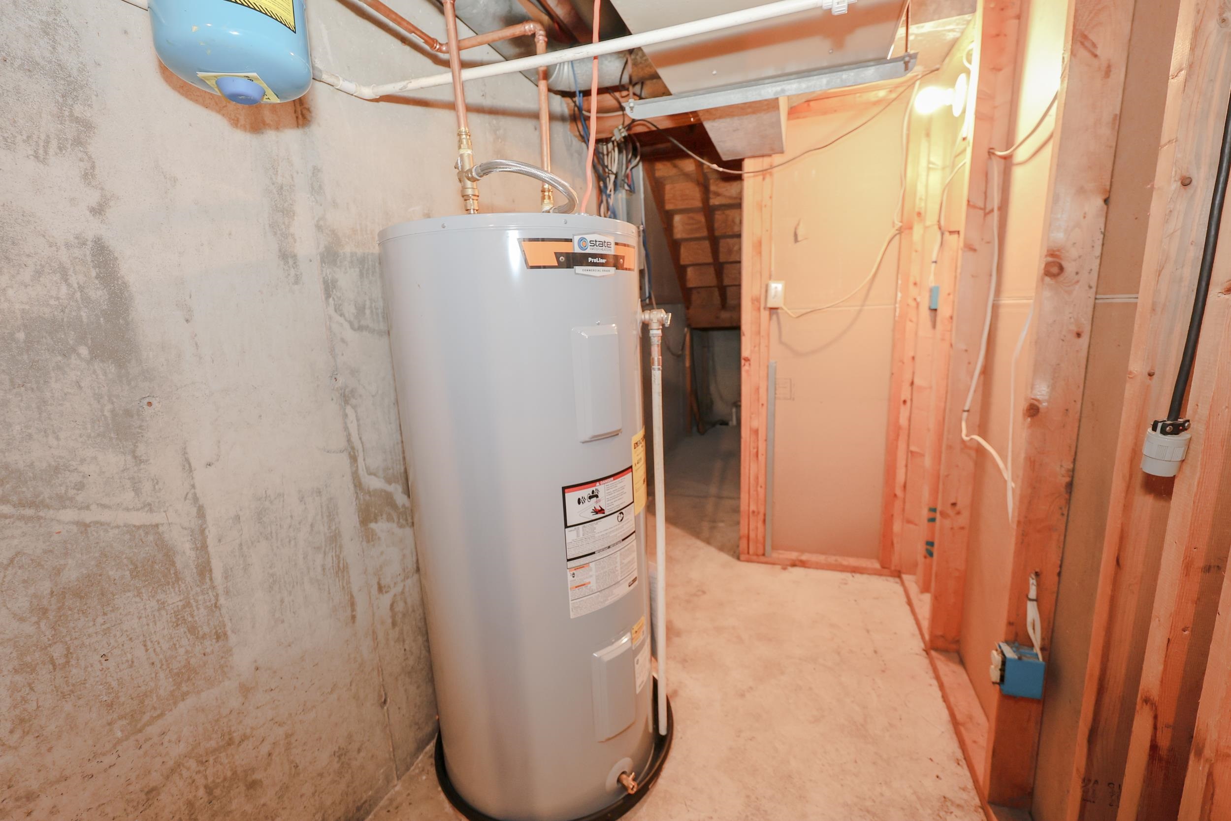 53 Winding Pond Road Londonderry, NH 03053 - Photo 38 of 58