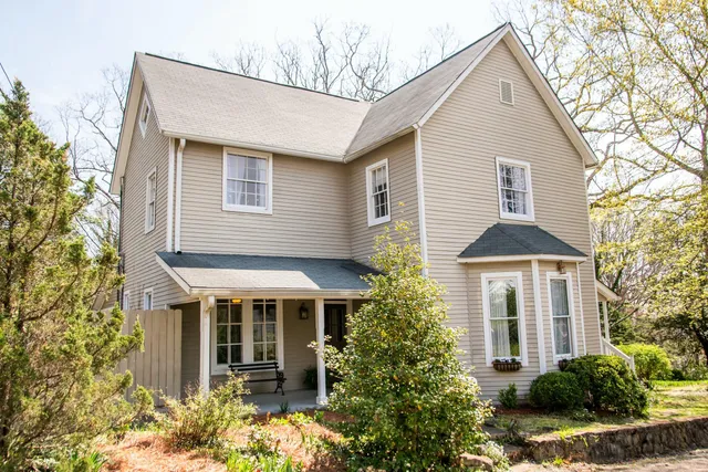 $599,000 | 105 Forrest Avenue North, Lookout Mountain, TN 37350