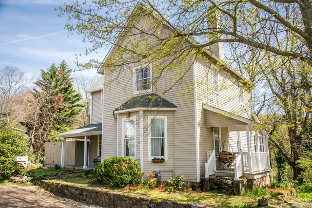 $599,000 | 105 Forrest Avenue North, Lookout Mountain, TN 37350