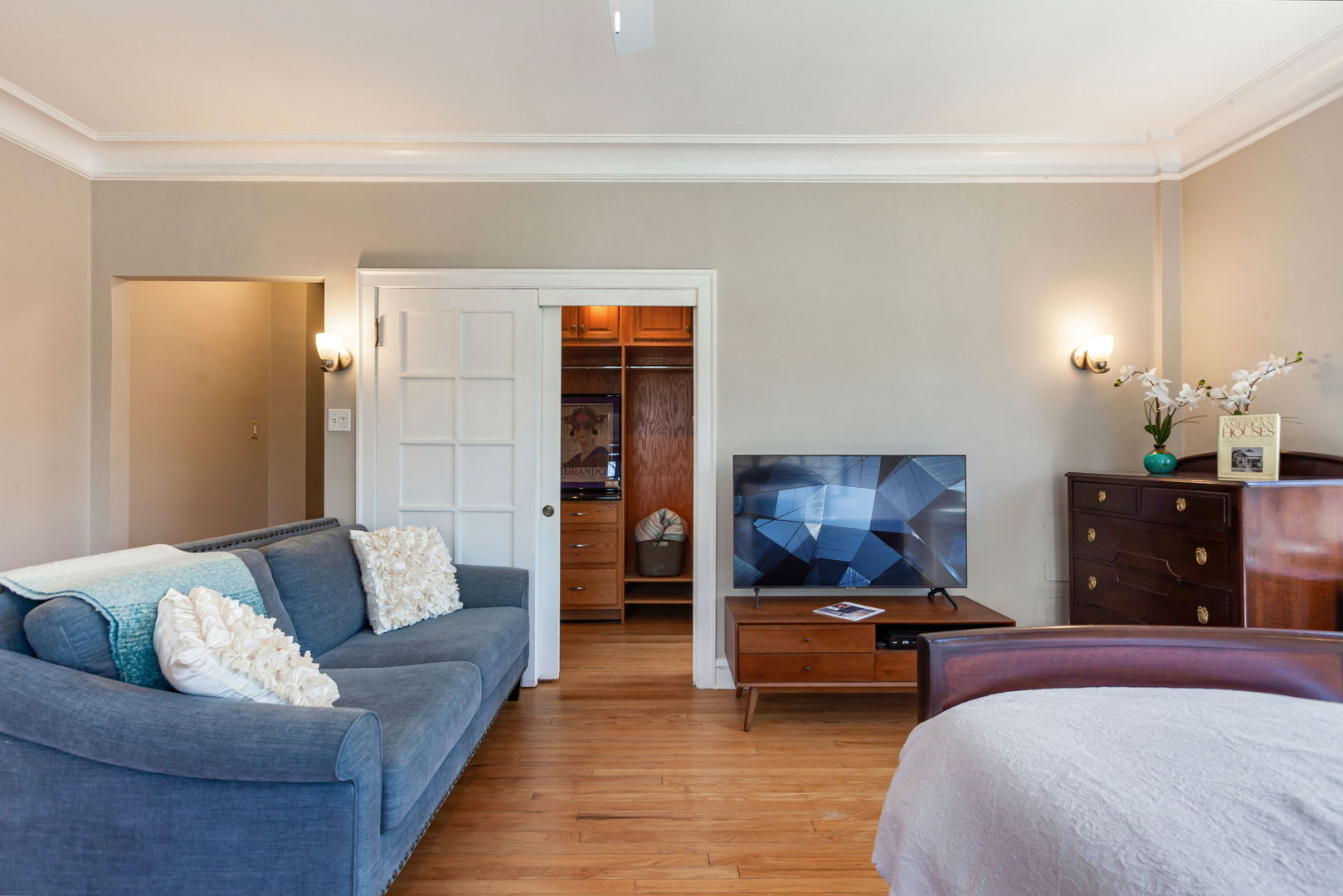 734 Noyes Street, Unit O2 Evanston, IL 60201 - Photo 9 of 24 Gallery Image 9