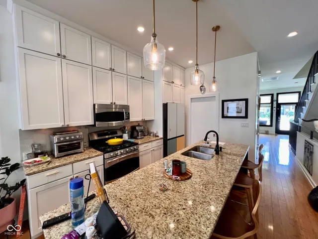 $2,950 | 2126 North Pennsylvania Street, Indianapolis, IN 46202