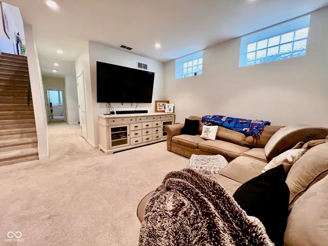 $2,950 | 2126 North Pennsylvania Street, Indianapolis, IN 46202