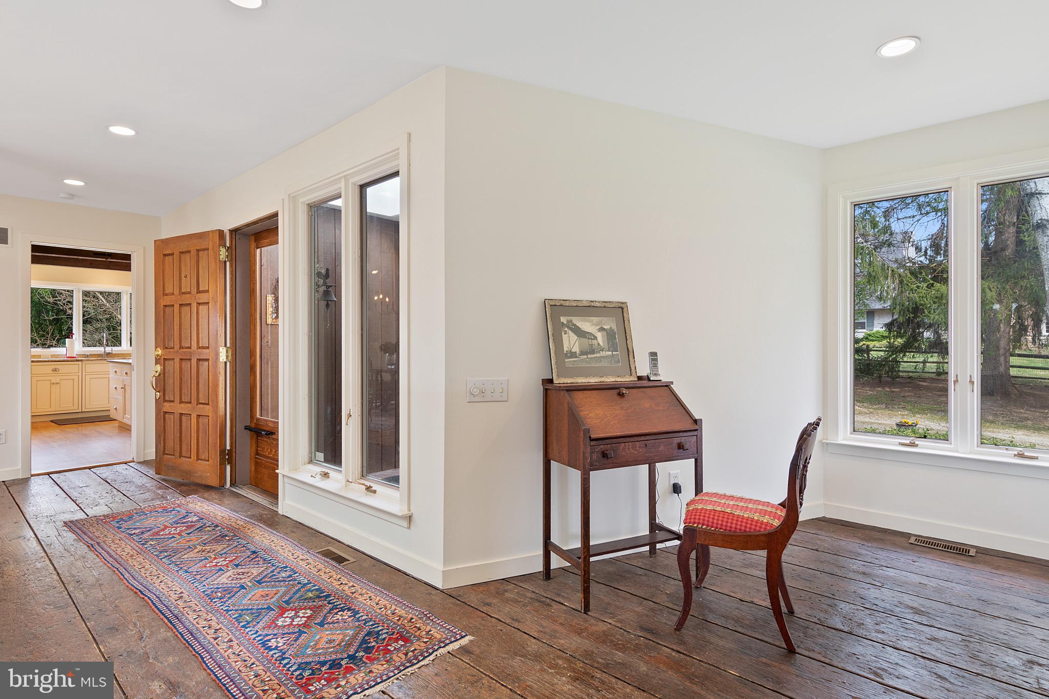 18 Berkshire Drive Wayne, PA 19087 - Photo 19 of 46 Area in great room perfect for desk/office