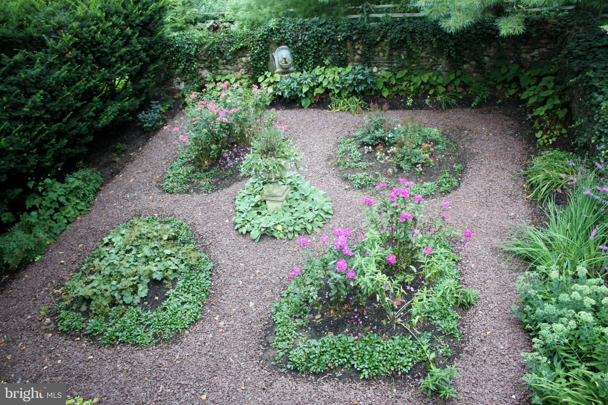 18 Berkshire Drive Wayne, PA 19087 - Photo 6 of 46 Walled English garden