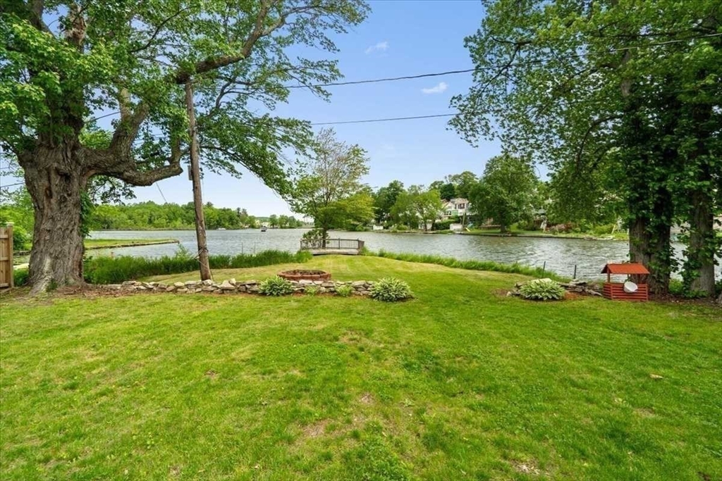 522 Grove Worcester Ma Worcester, MA 01605 - Photo 3 of 29