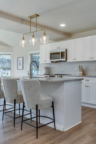 $4,500 | 7223 University, Middleton, WI 53593