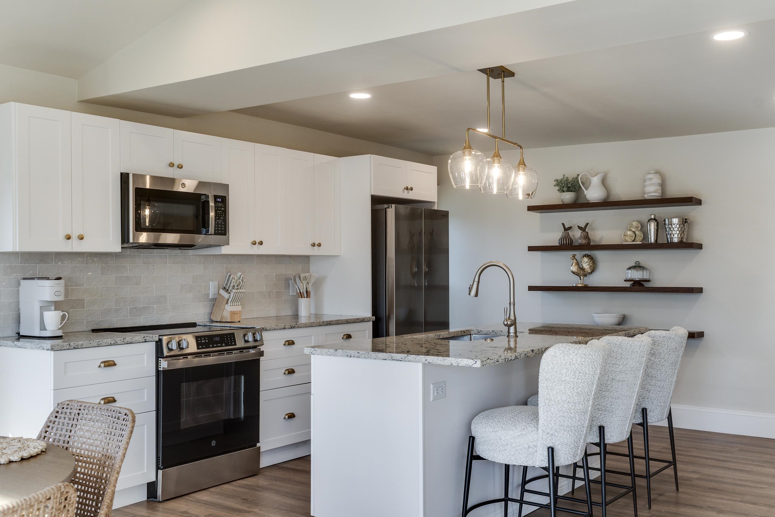 7223 University Middleton, WI 53593 - Photo 16 of 38