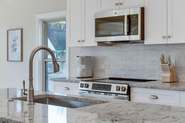 $4,500 | 7223 University, Middleton, WI 53593