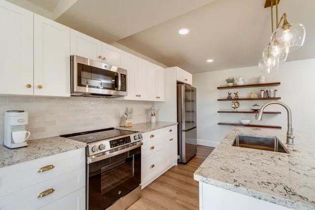 $4,500 | 7223 University, Middleton, WI 53593