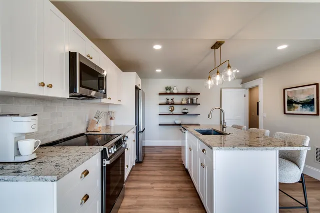 $4,500 | 7223 University, Middleton, WI 53593