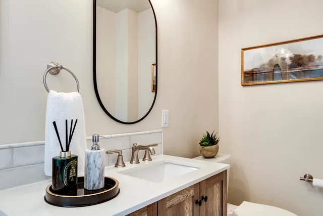 $4,500 | 7223 University, Middleton, WI 53593