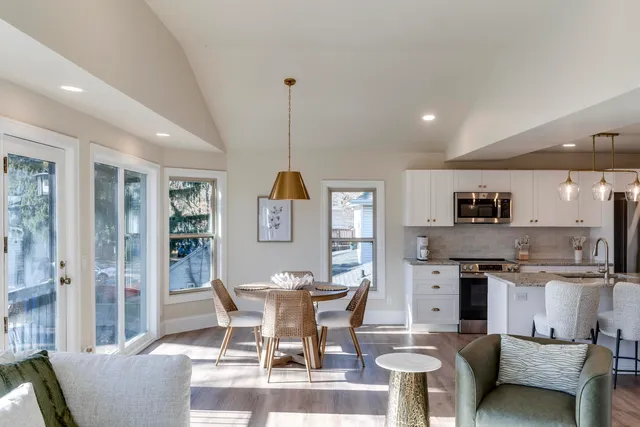 $4,500 | 7223 University, Middleton, WI 53593