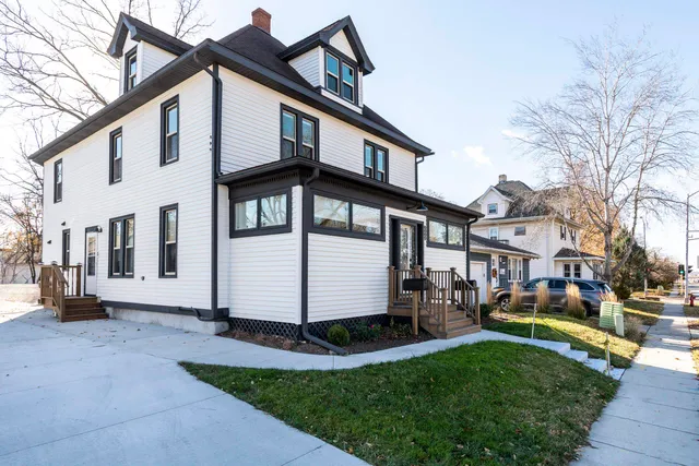 $4,500 | 7223 University, Middleton, WI 53593