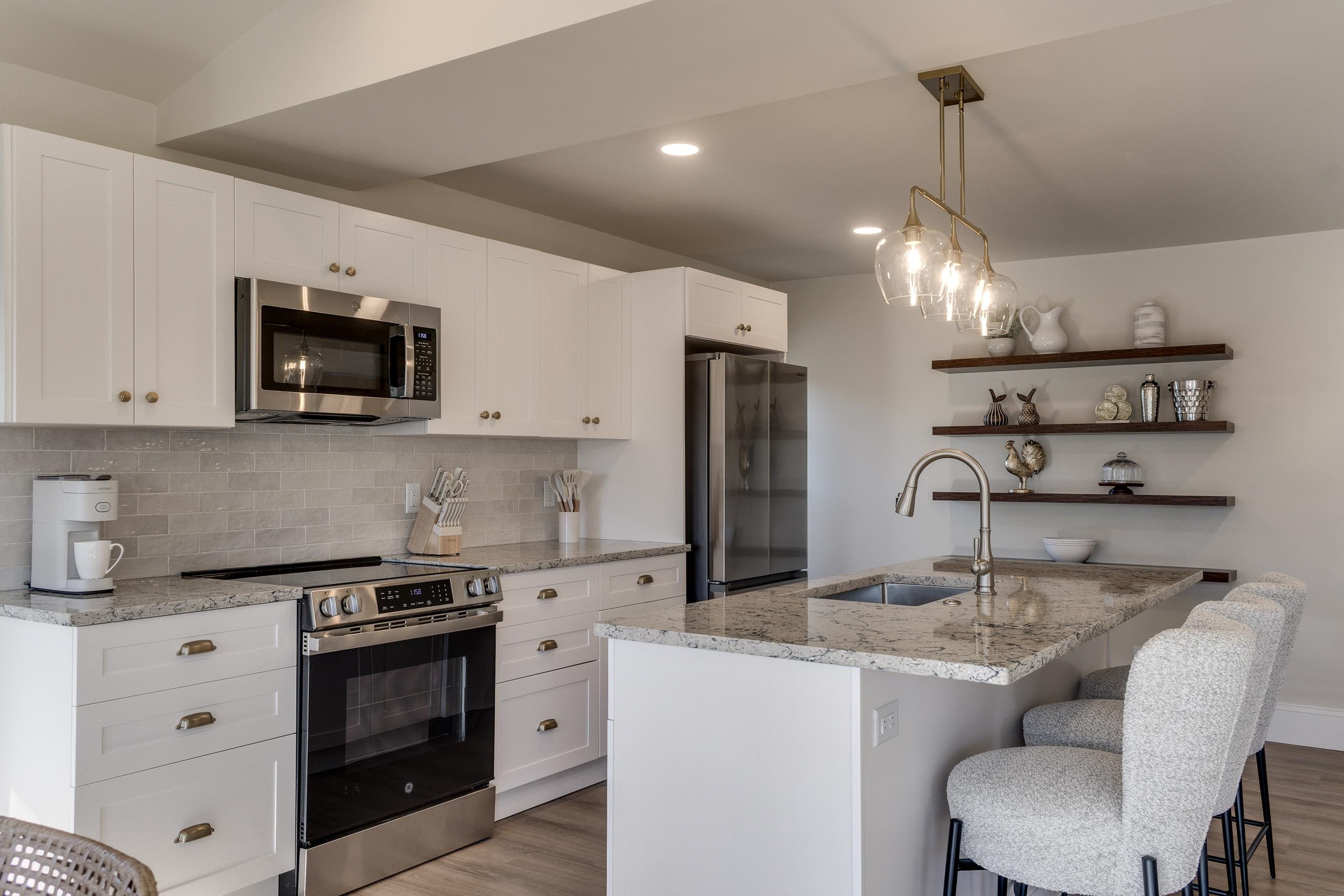 7223 University Middleton, WI 53593 - Photo 7 of 38