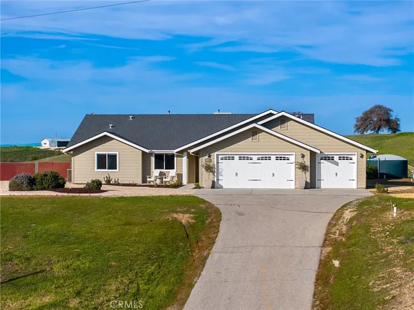 $825,000 | 5995 Black Tail Place, Paso Robles, CA 93446