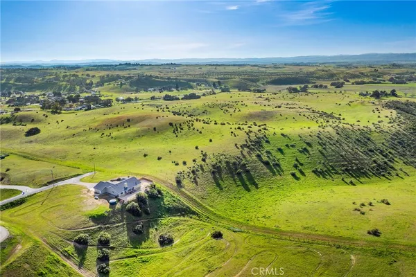 $825,000 | 5995 Black Tail Place, Paso Robles, CA 93446