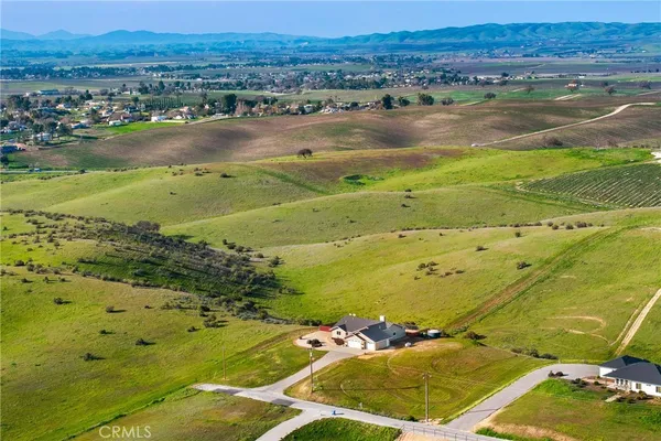 $825,000 | 5995 Black Tail Place, Paso Robles, CA 93446