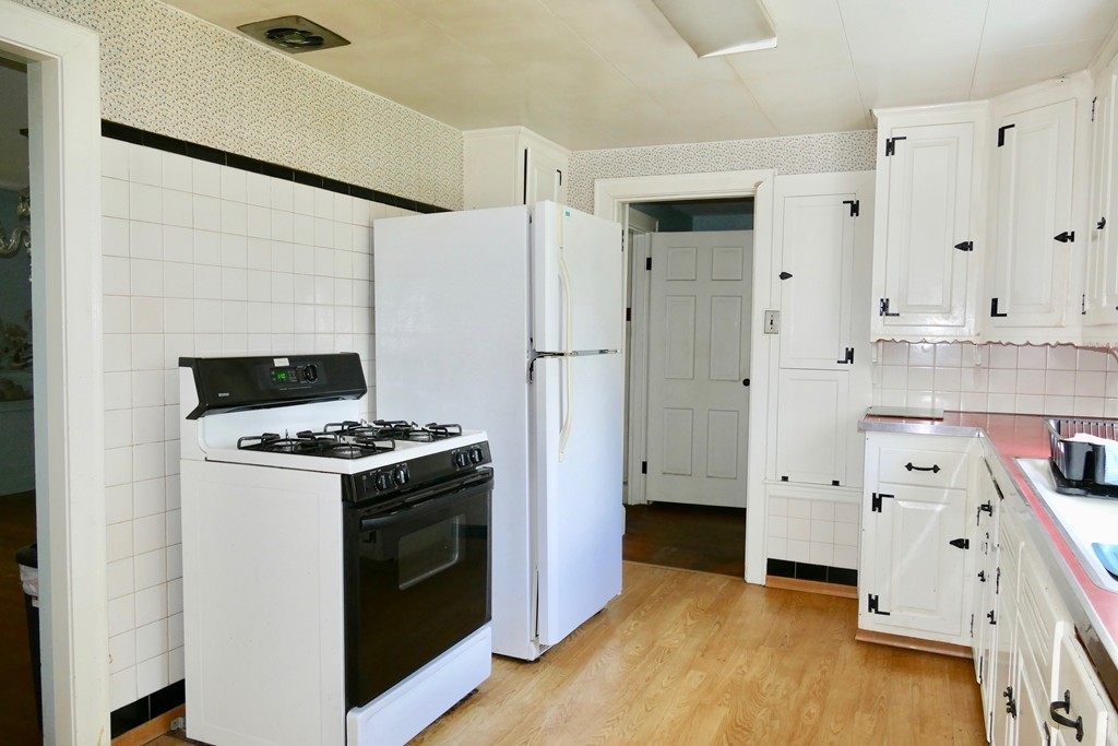 974 Brook Road Milton, MA 02186 - Photo 8 of 30 Gallery Image 8