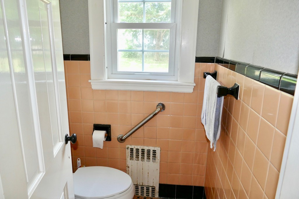 974 Brook Road Milton, MA 02186 - Photo 9 of 30 Gallery Image 9