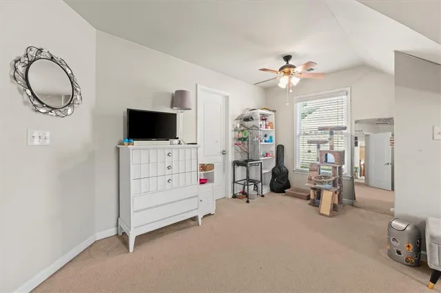 a view of an empty room with working area