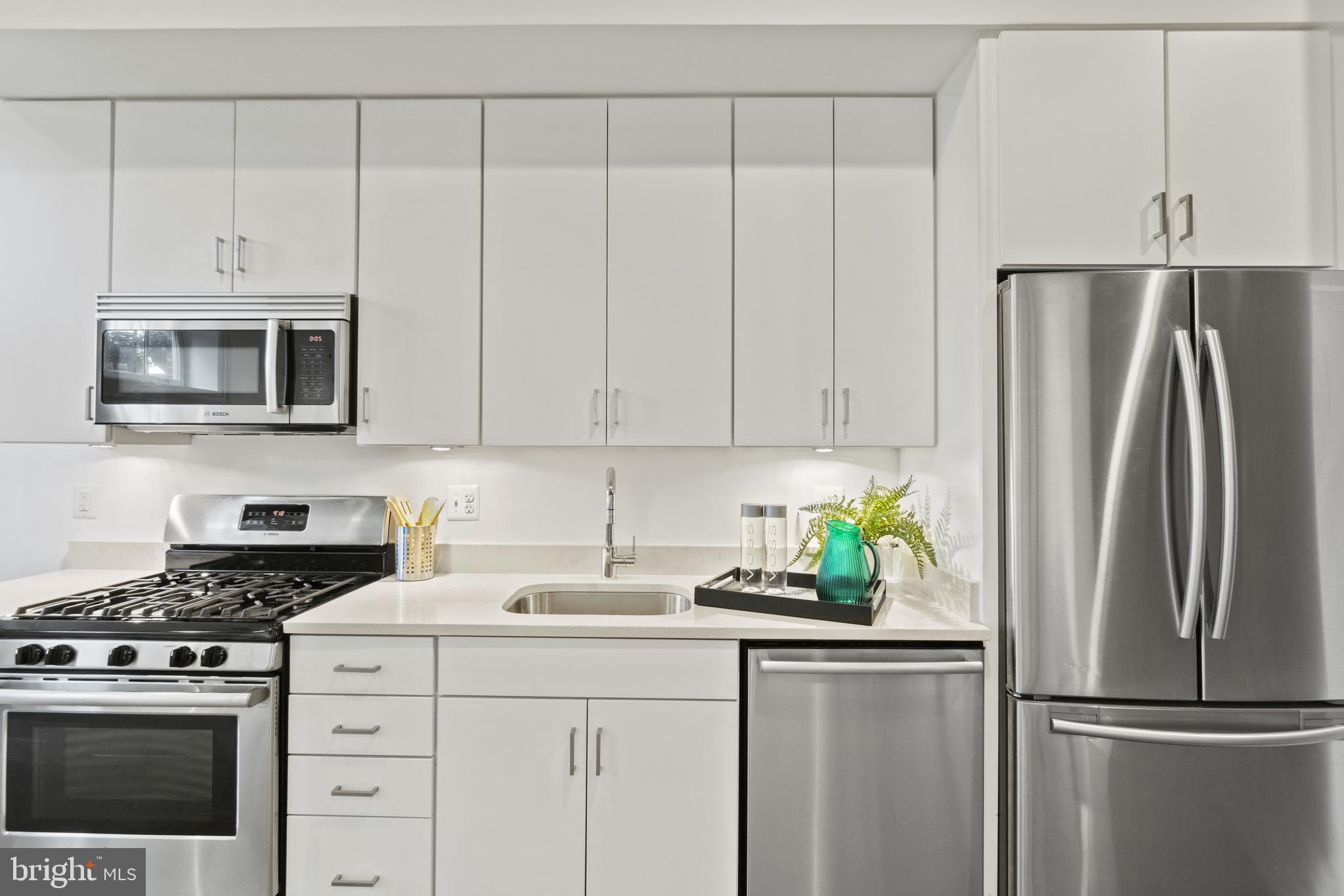 901 D Street Northeast, Unit 3 Washington, DC 20002 - Photo 3 of 20