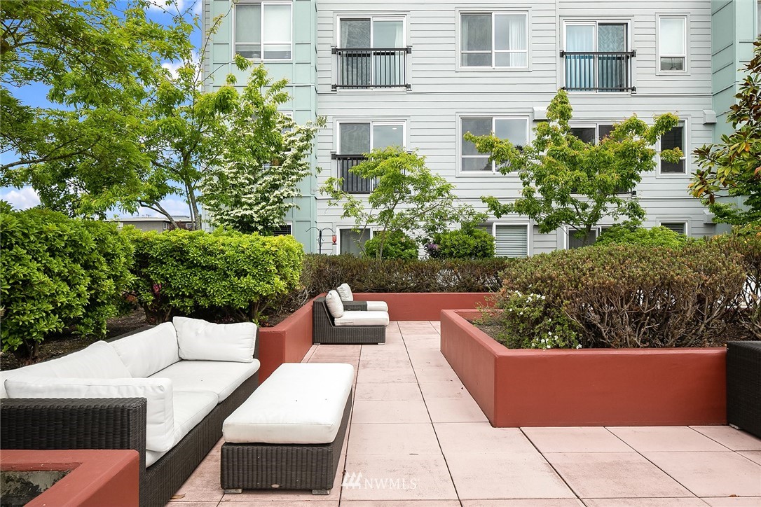 424 North 85th Street, Unit 308 Seattle, WA 98103 - Photo 15 of 31