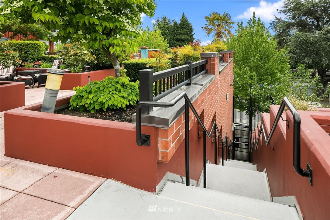 424 North 85th Street, Unit 308 Seattle, WA 98103 - Photo 23 of 31