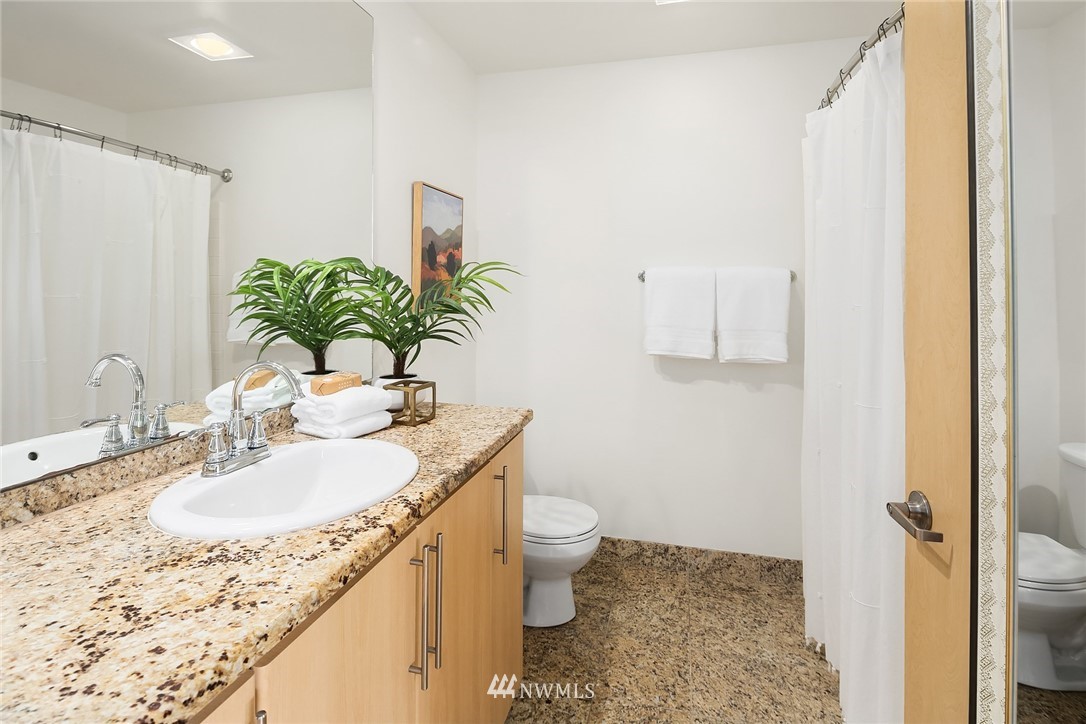 424 North 85th Street, Unit 308 Seattle, WA 98103 - Photo 10 of 31