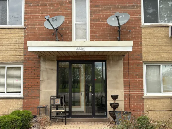 $149,000 | 4440 West 111th Street, Unit 16, Oak Lawn, IL 60453