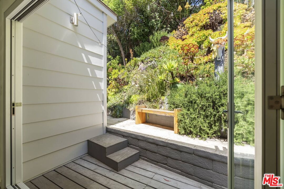29 Paradise Cove Road Malibu, CA 90265 - Photo 19 of 33 a house view with a outdoor space