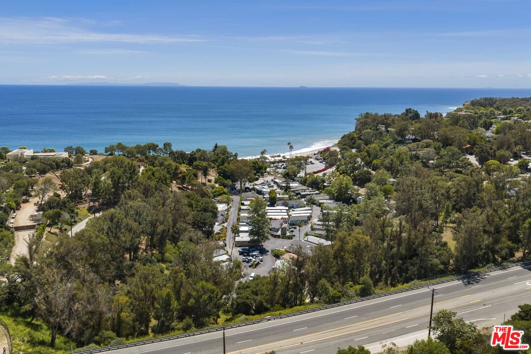 29 Paradise Cove Road Malibu, CA 90265 - Photo 24 of 33 a view of a city