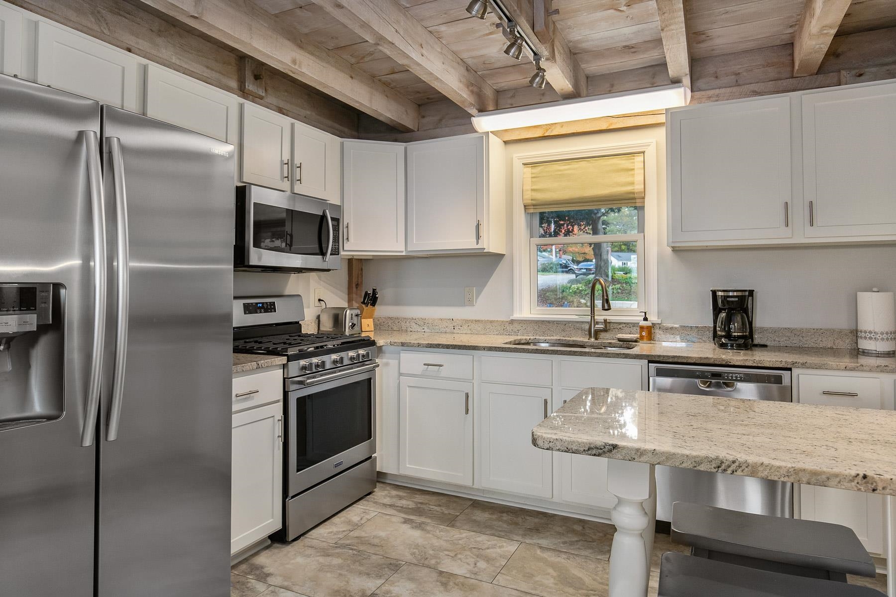 21 Birch Road Hampton, NH 03842 - Photo 9 of 40