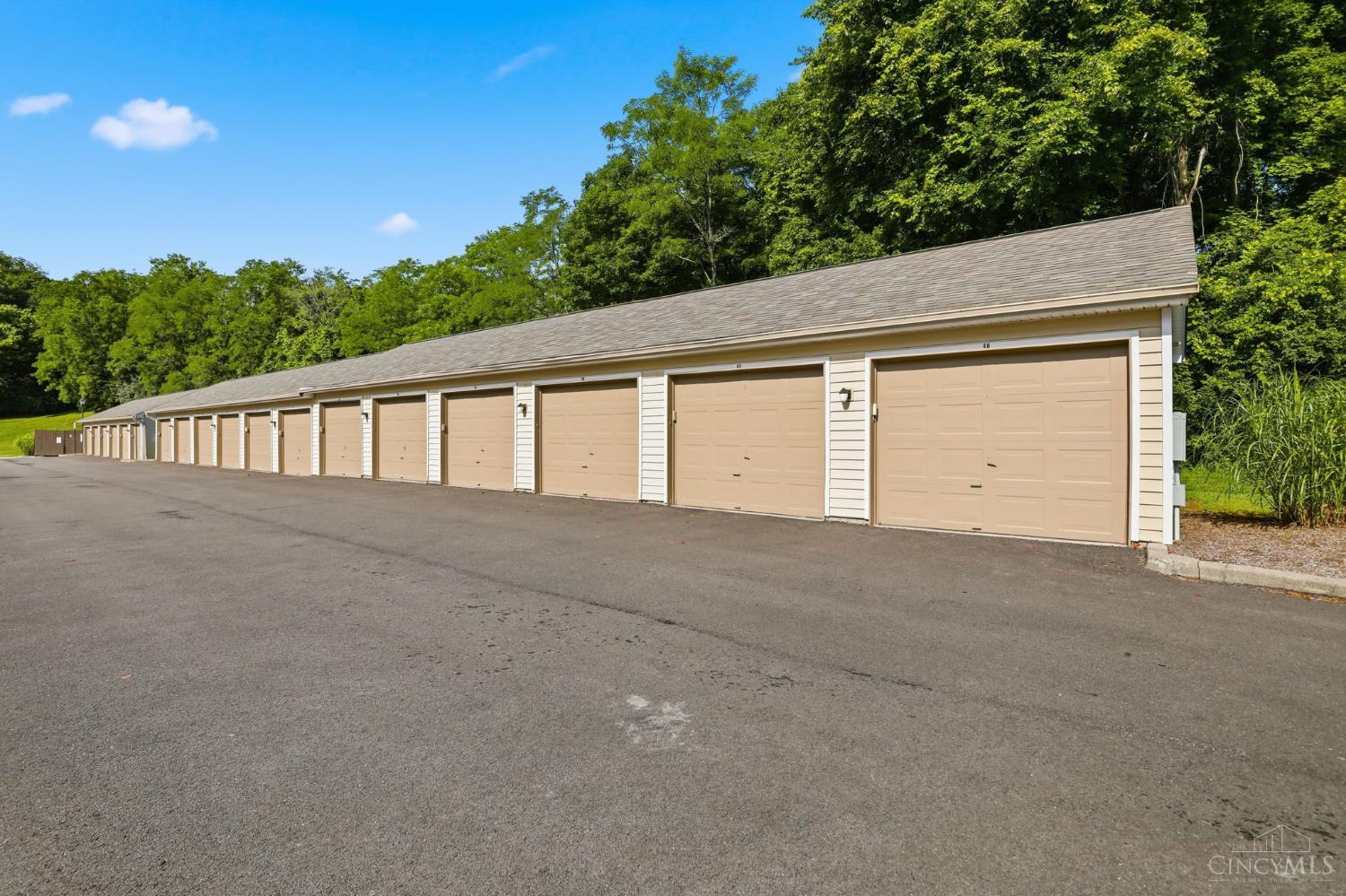 4341 Regency Ridge Court, Unit 304 Cincinnati, OH 45248 - Photo 39 of 40