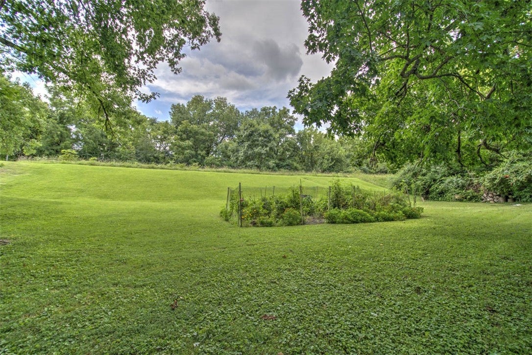 2105 West Waggoner Street Decatur, IL 62526 - Photo 30 of 31 Gallery Image 30