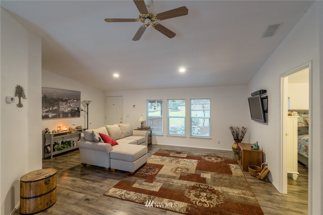 726 Alger Cain Lake Road Sedro-Woolley, WA 98284 - Photo 5 of 25 Gallery Image 5
