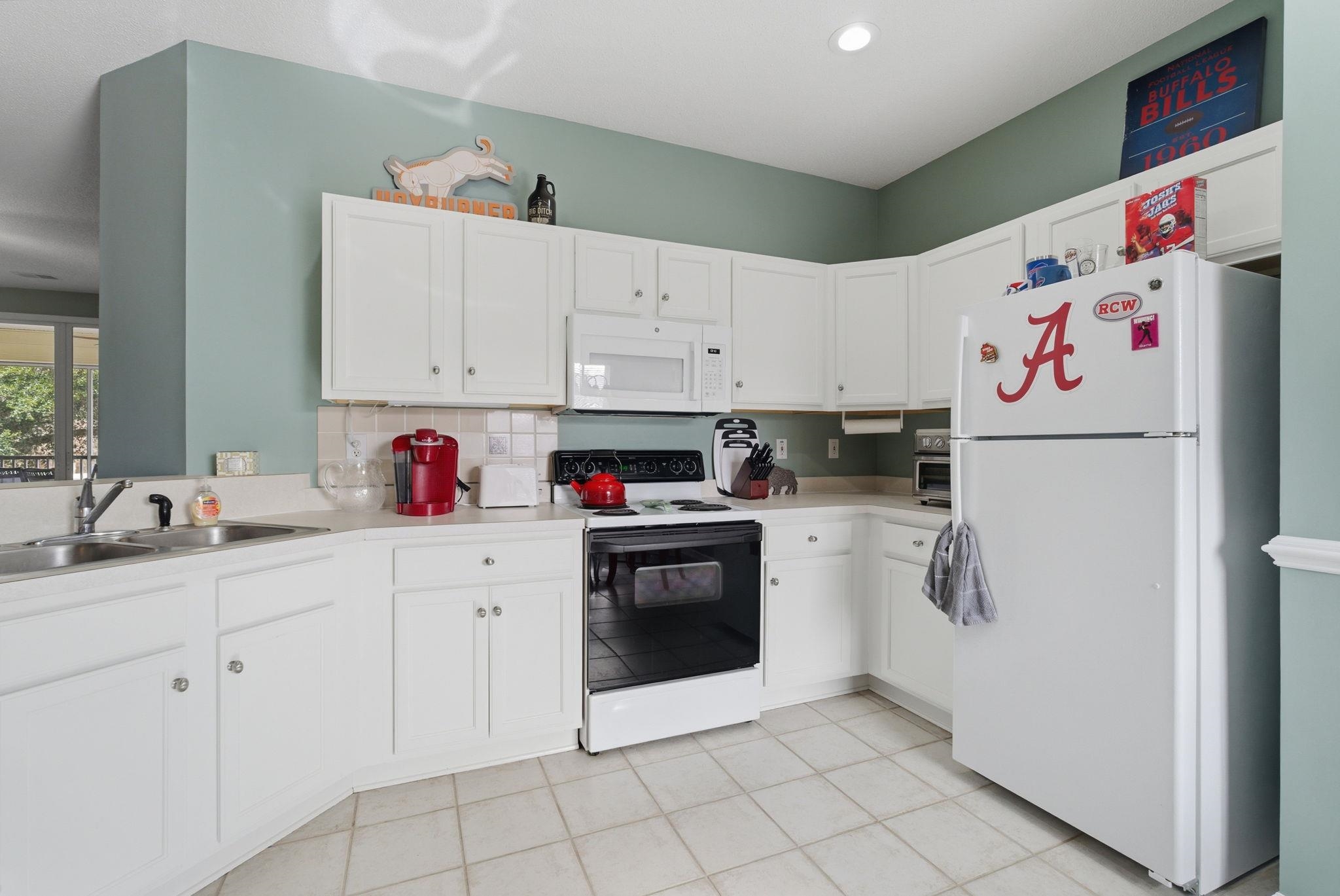 4433 Montrose Lane, Unit F Myrtle Beach, SC 29579 - Photo 8 of 40 Wonderful condition, all appliance will convey