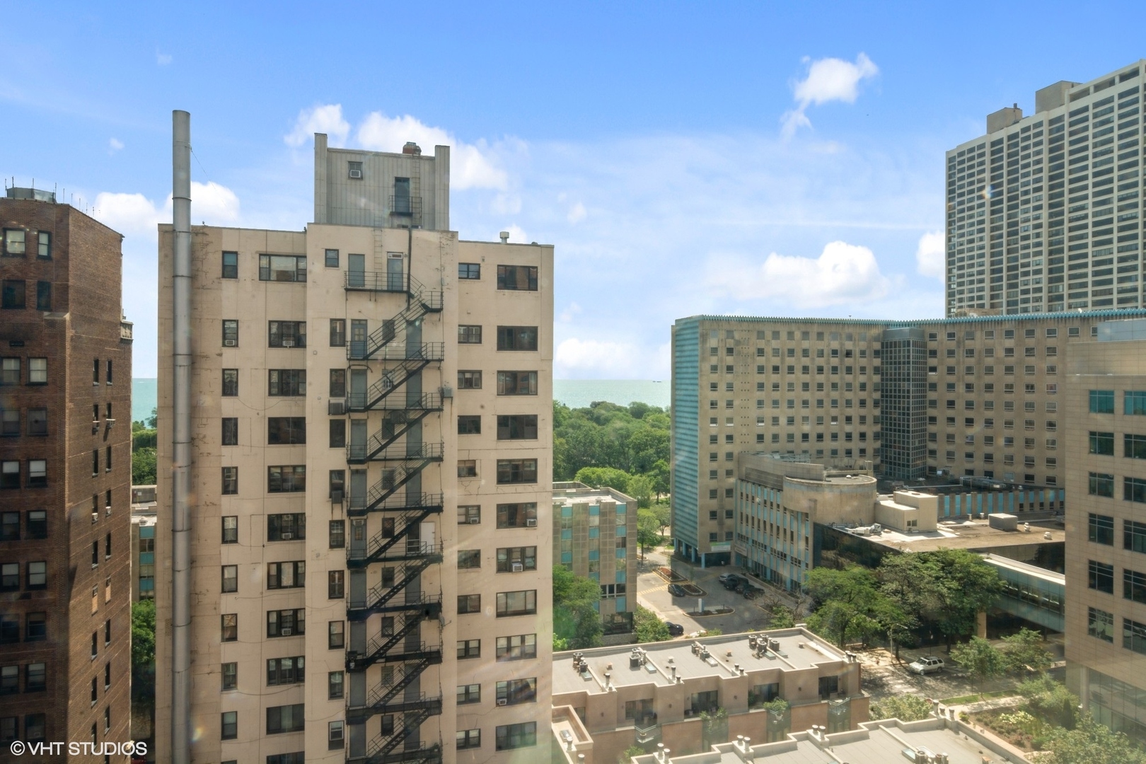 2909 North Sheridan Road, Unit 1402 Chicago, IL 60657 - Photo 15 of 15 a bathroom with a shower