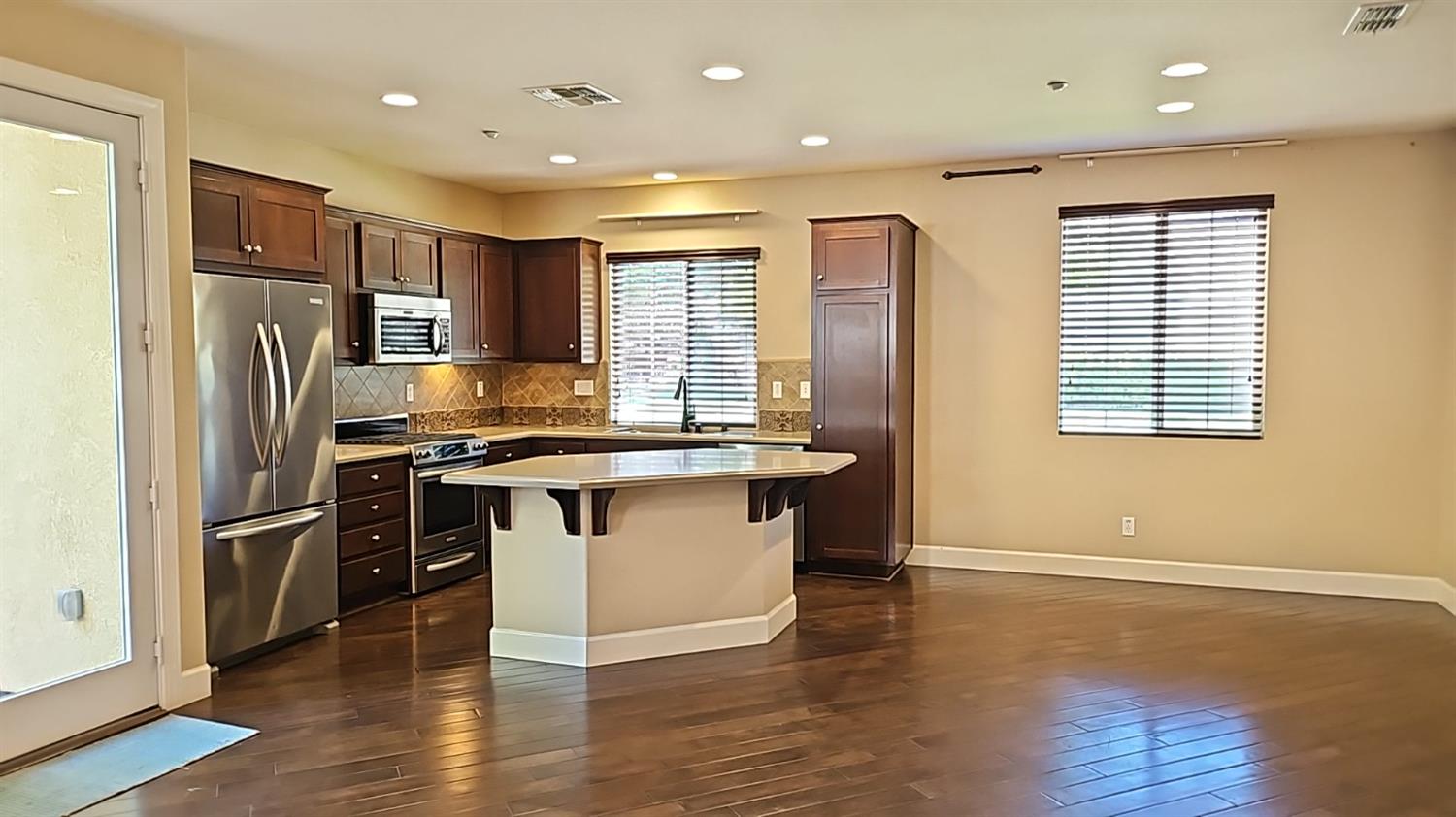 1000 Landmark Circle Lincoln, CA 95648 - Photo 3 of 45