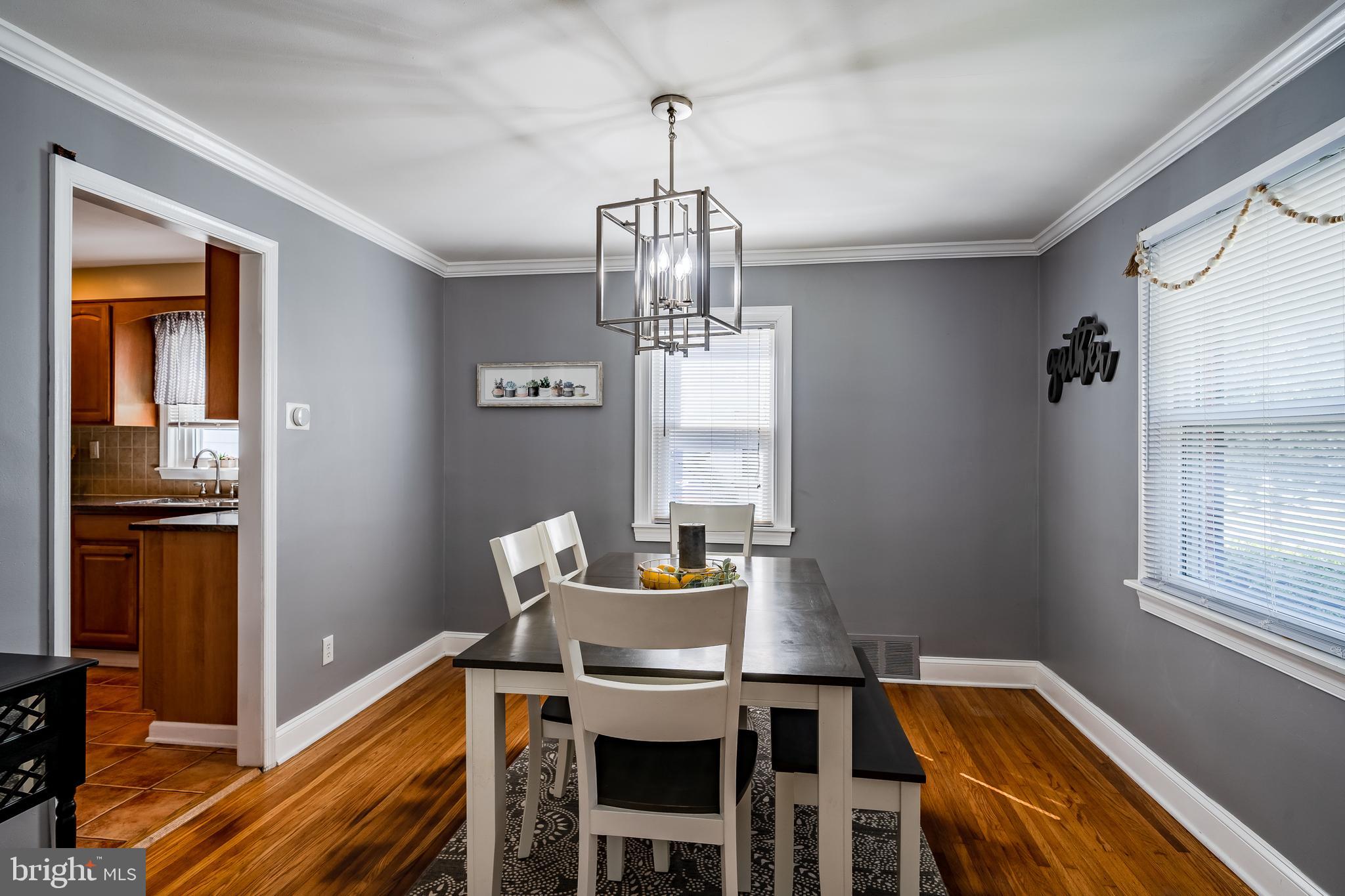 876 Cricket Road Secane, PA 19018 - Photo 11 of 37 Dining room view
