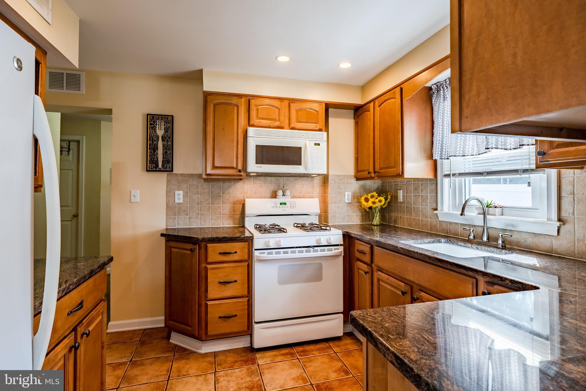 876 Cricket Road Secane, PA 19018 - Photo 13 of 37 Kitchen view from living room