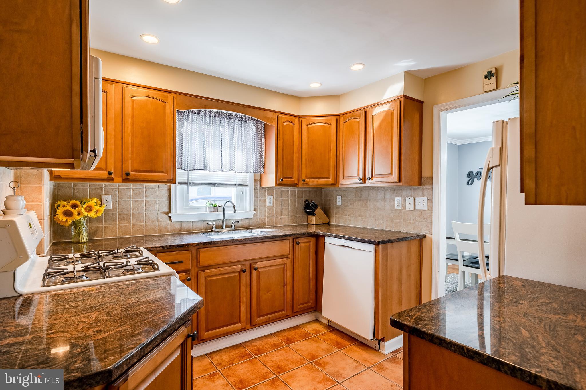 876 Cricket Road Secane, PA 19018 - Photo 16 of 37 View from mudroom/laundry room area