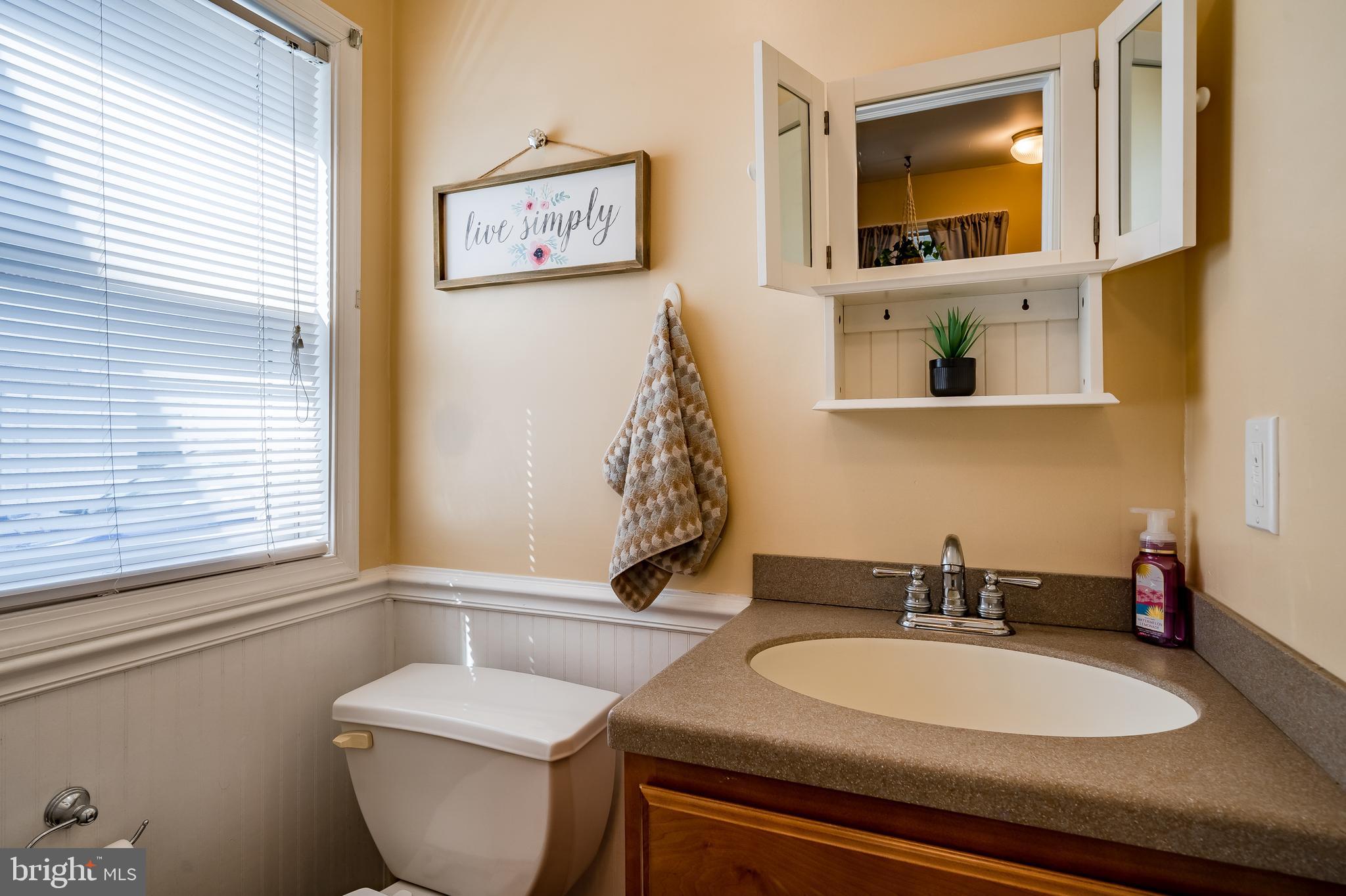 876 Cricket Road Secane, PA 19018 - Photo 18 of 37 Half bath on main floor