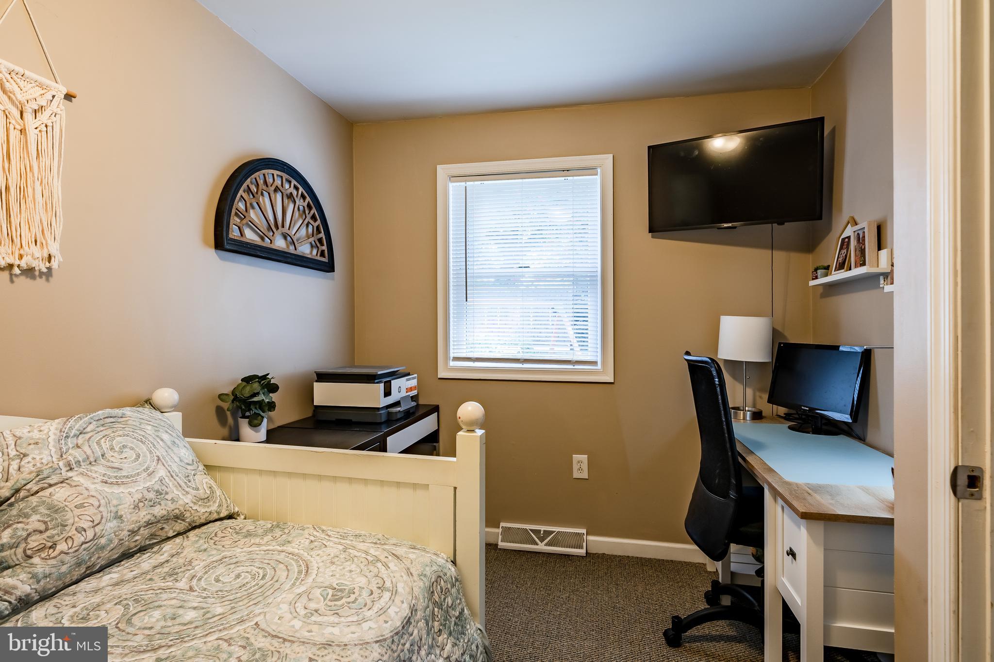 876 Cricket Road Secane, PA 19018 - Photo 20 of 37 Optional third bedroom or office space