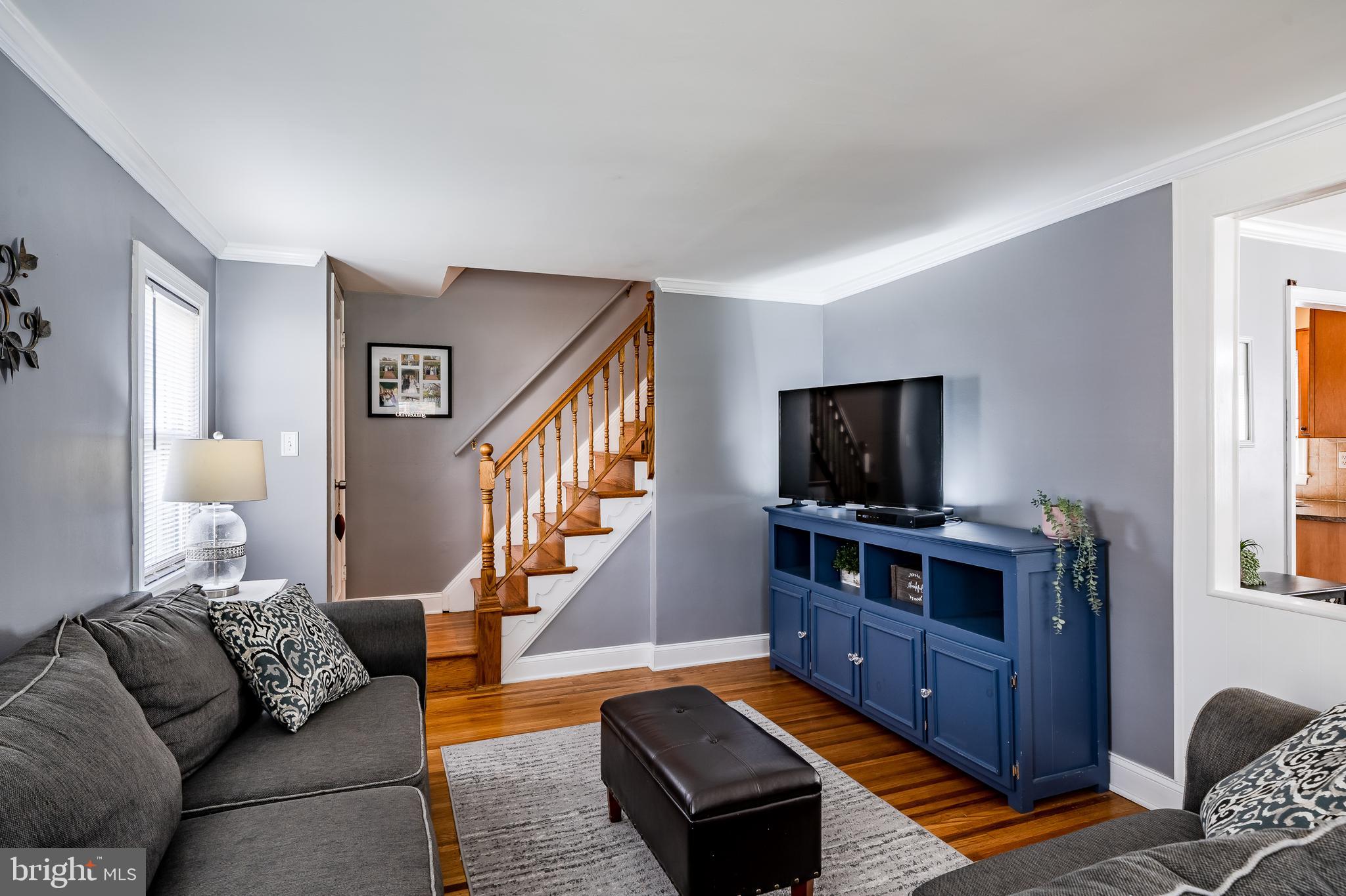 876 Cricket Road Secane, PA 19018 - Photo 5 of 37 Side view of living room