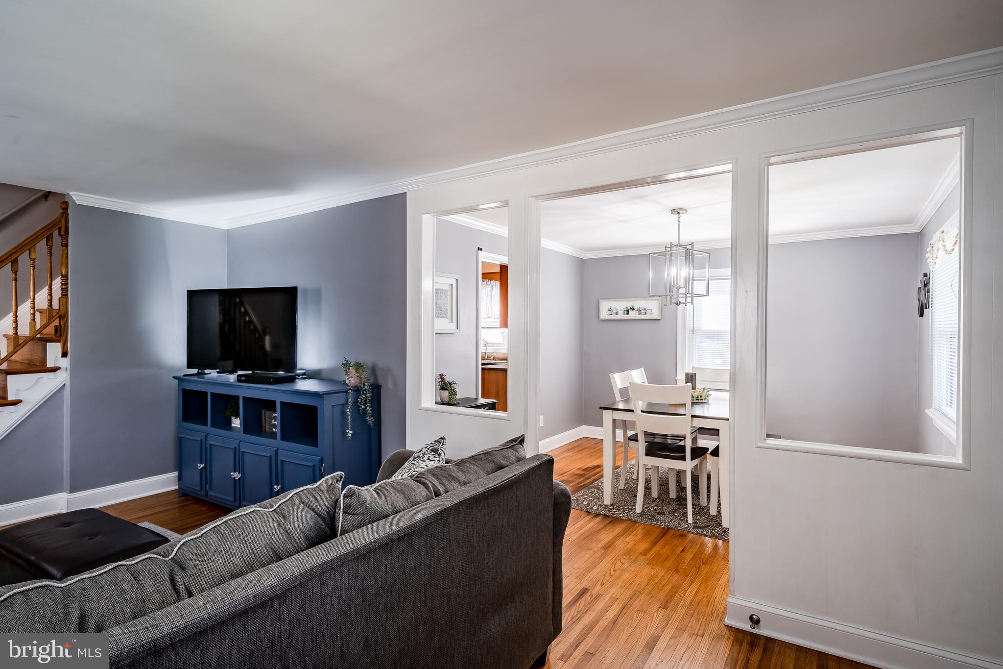 876 Cricket Road Secane, PA 19018 - Photo 7 of 37 Entrance view into dining room